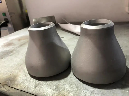 ASME B16.9 ステンレス鋼の同心減速機 304/316L シームレス突合せ溶接管継手